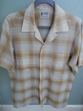 Macy's Men's Cream and Khaki Plaid Short-Sleeve Button-Down Shirt